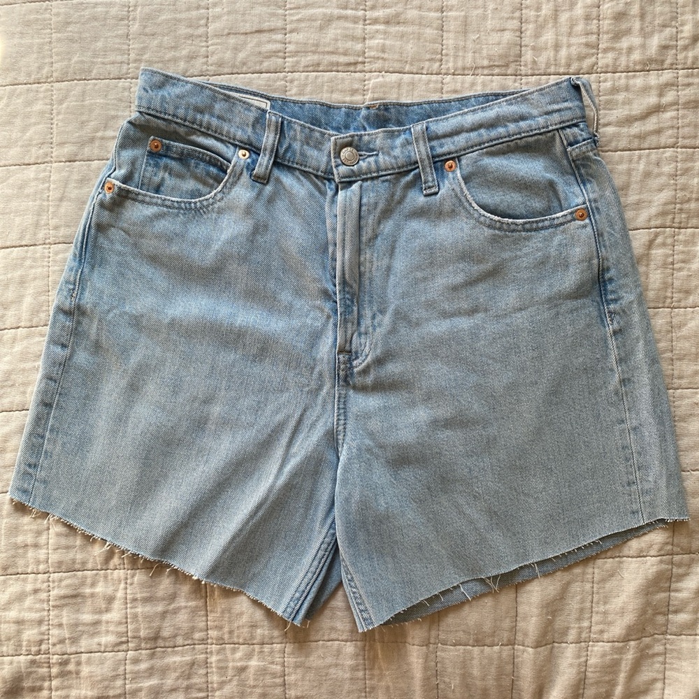 Gap light wash cutoff mom shorts